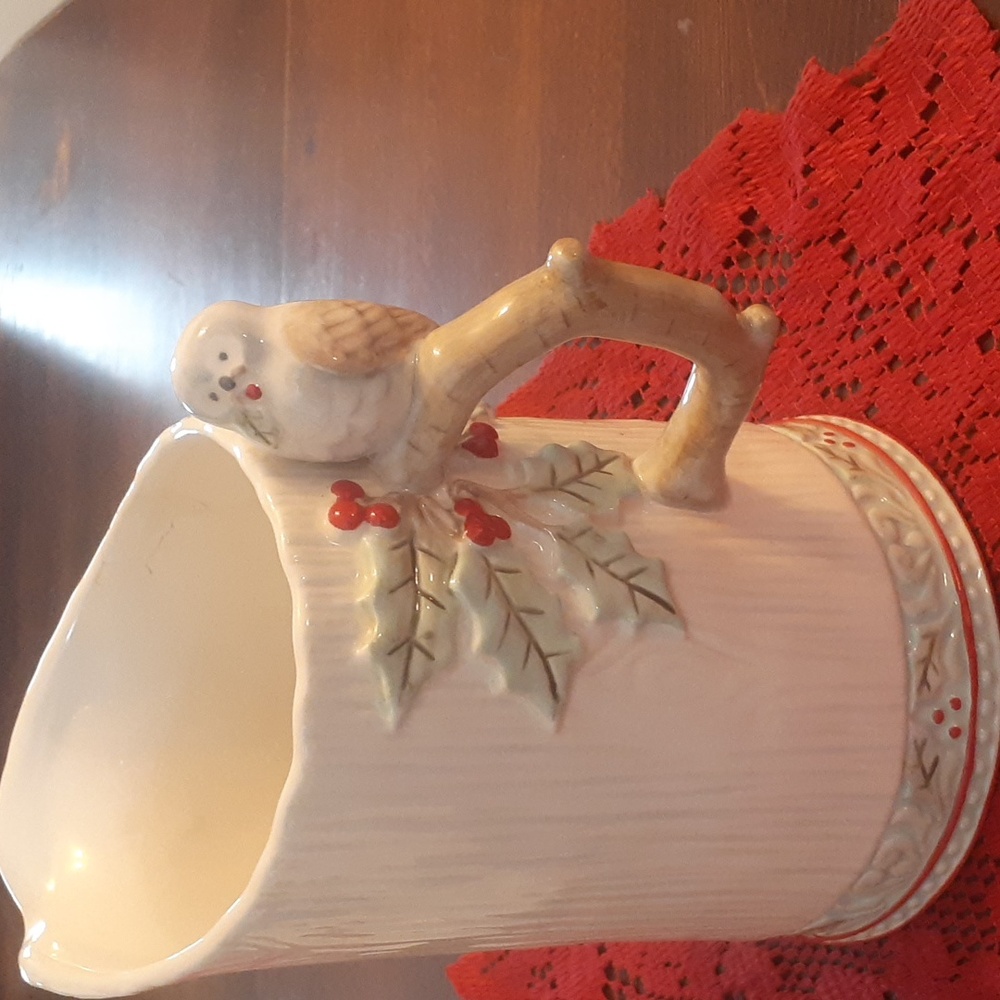 Grasslands Road Red and White Ceramic Base